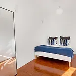 Campolide 2br Flat Διαμέρισμα *