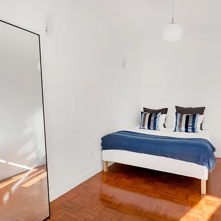 Campolide 2br Flat Daire *