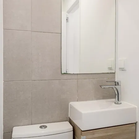 Campolide 2br Flat *