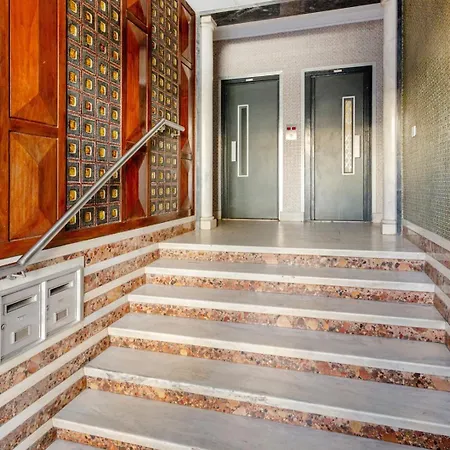 Campolide 2br Flat Daire