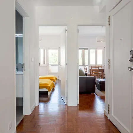 Campolide 2br Flat * リスボン