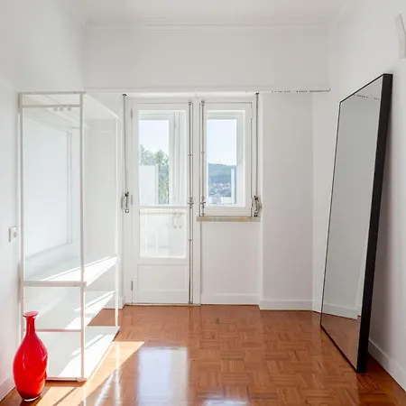 Campolide 2br Flat