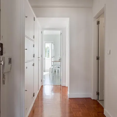 Apartment Campolide 2br Flat *